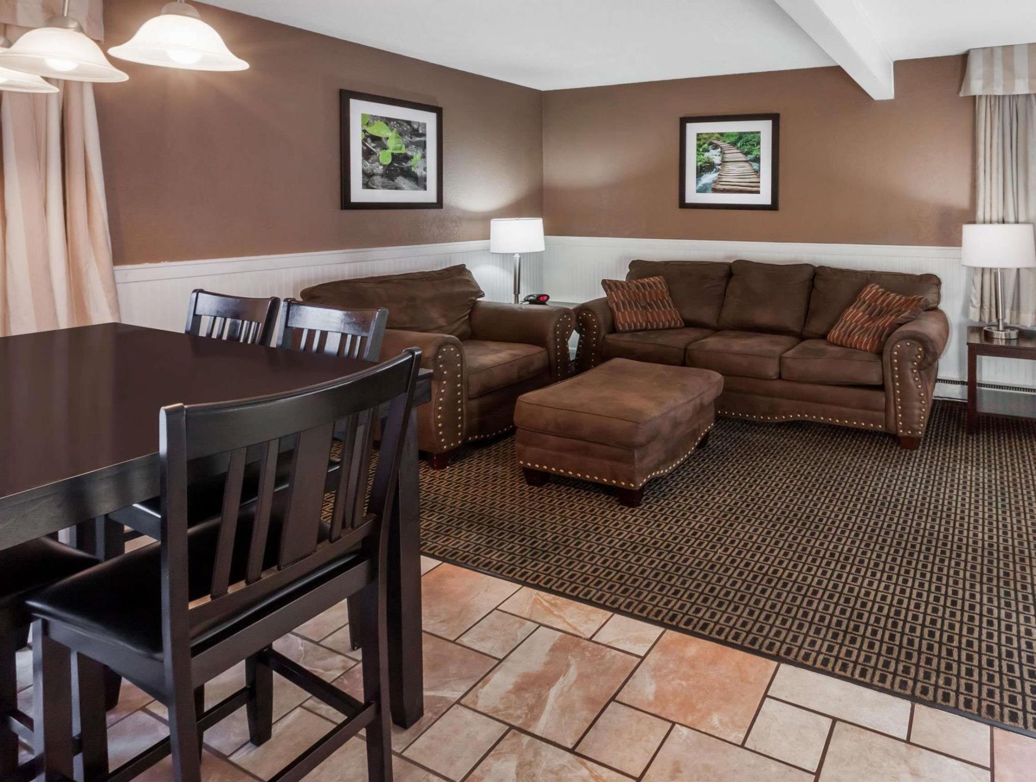 Travelodge By Wyndham Traverse Mi Motel Traverse City