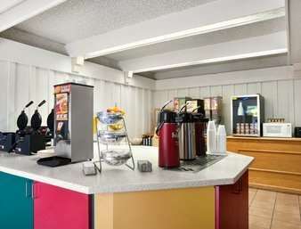 Travelodge By Wyndham Traverse Mi