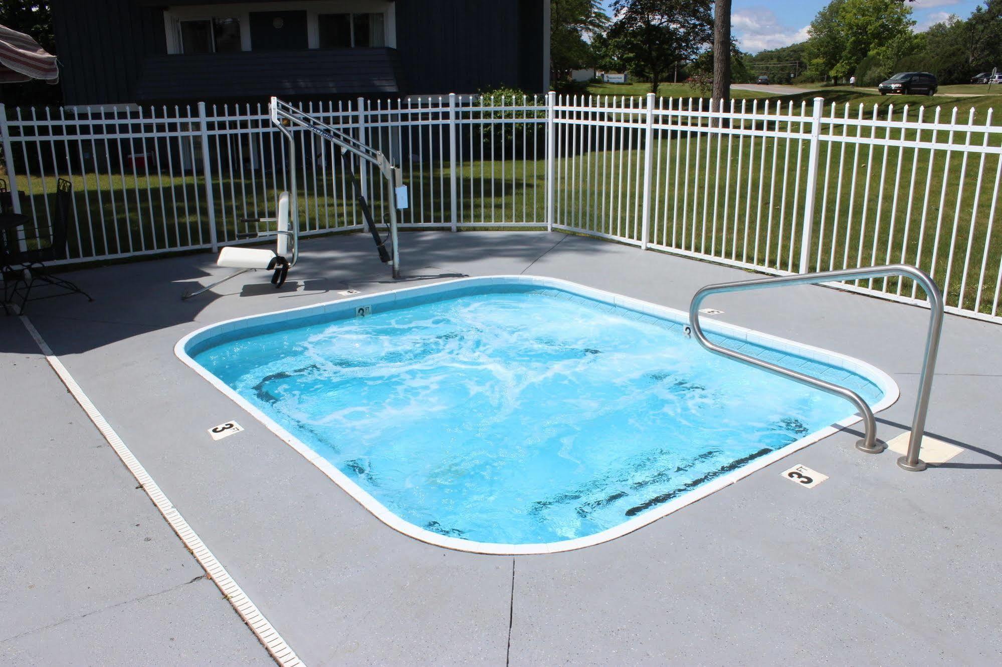 Travelodge By Wyndham Traverse Mi 2* Traverse City